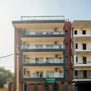 The Palms I Near Medanta Medicity I Sec-38 Hotel